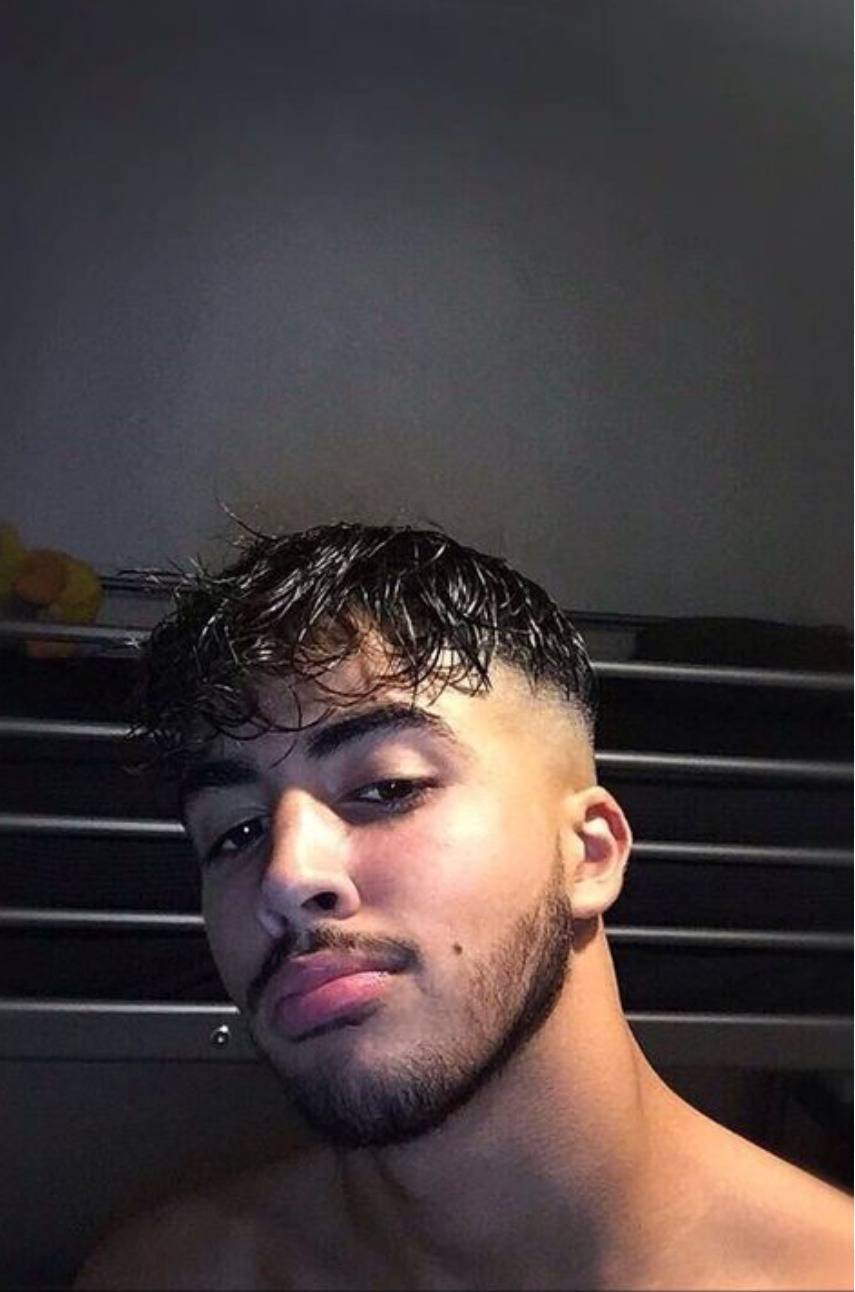 Profil de Patient, 21 ans, Annonce Gay à Magog