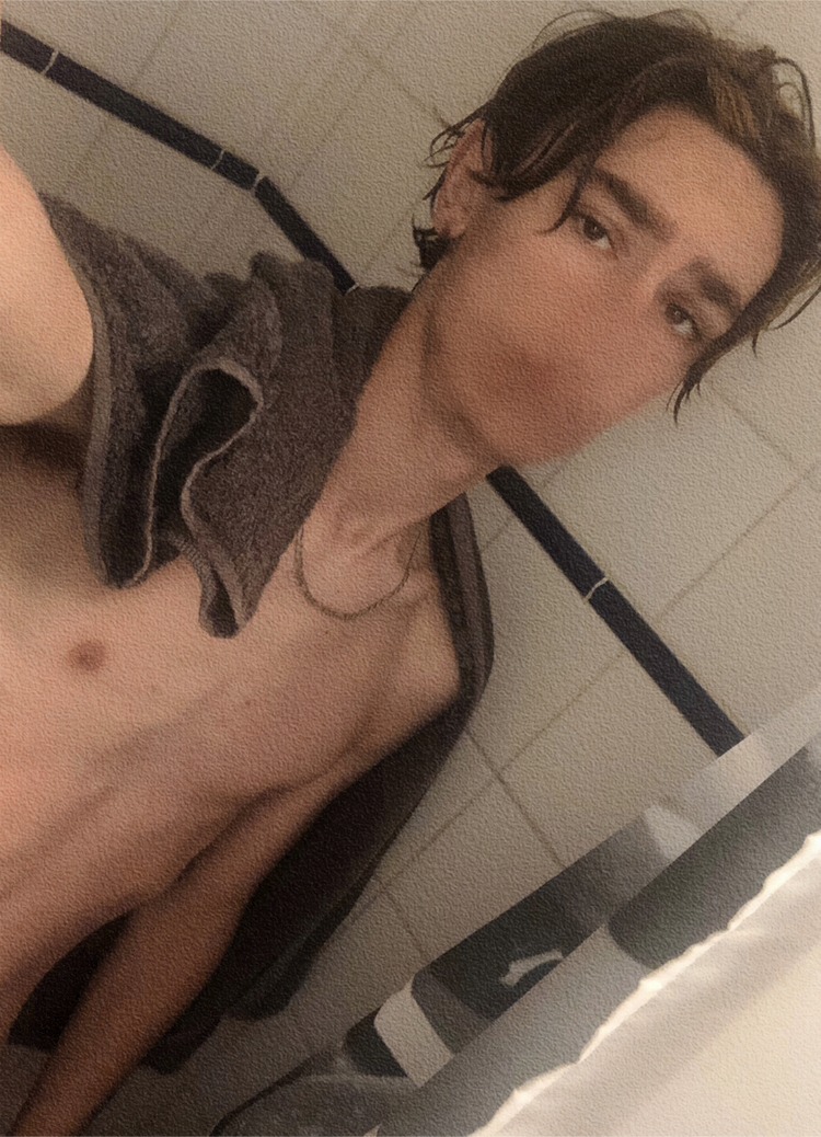 Profil de Gwenal, 19 ans, Annonce Gay à Cornwallis