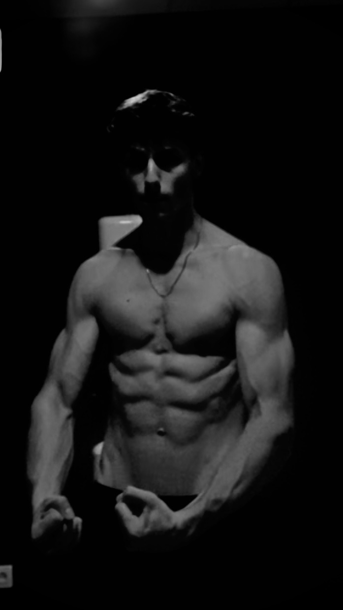 Profil de Najim, 22 ans, Annonce Gay à Bristol