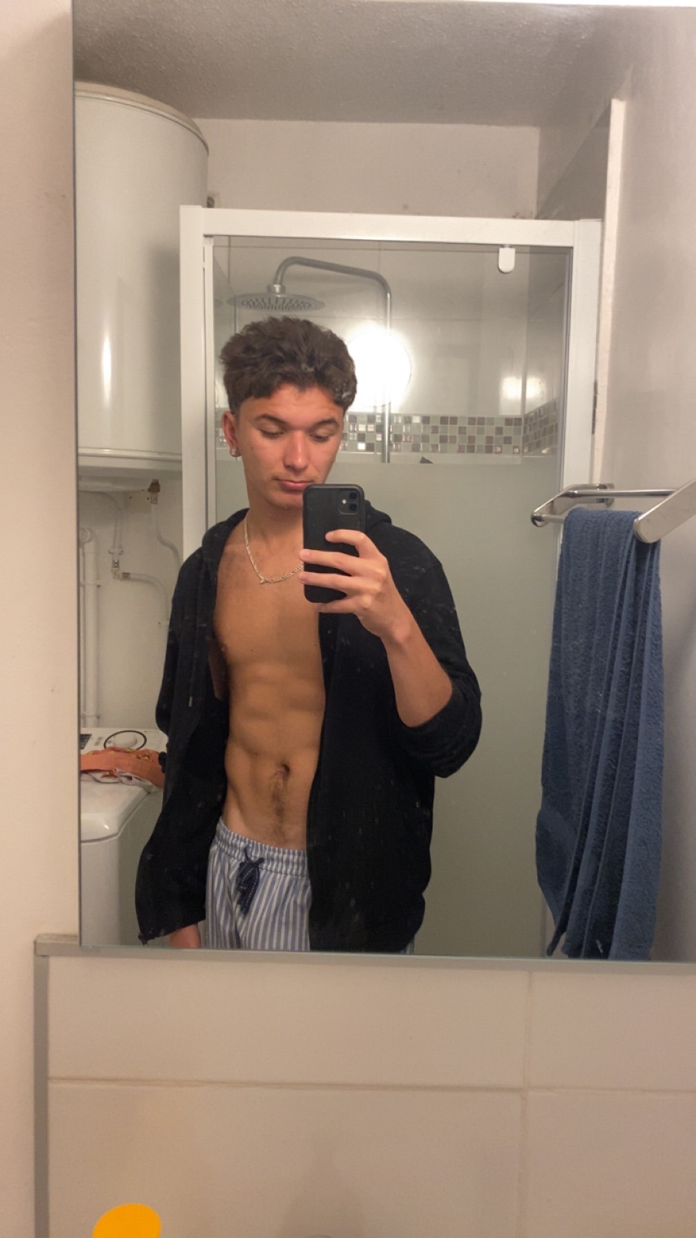 Profil de Anas, 21 ans, Annonce Gay à MacGregor