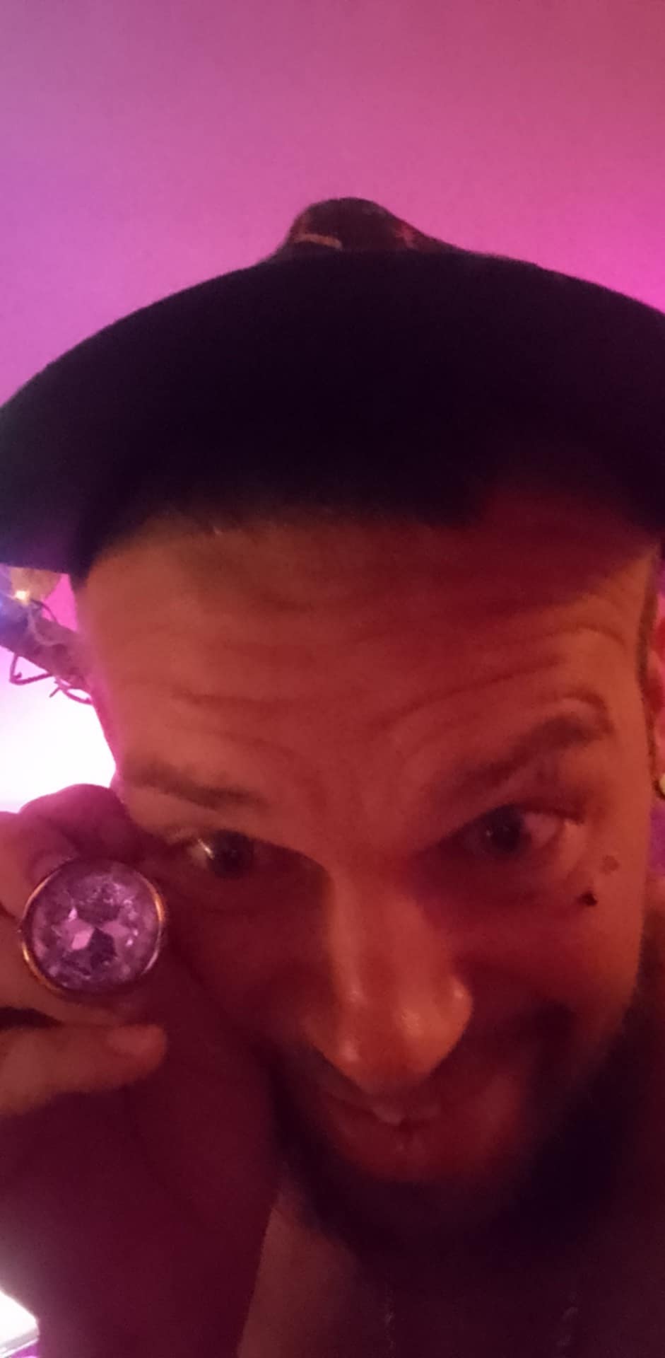 Profil de Renzo, 35 ans, Annonce Gay à Saint-Albert