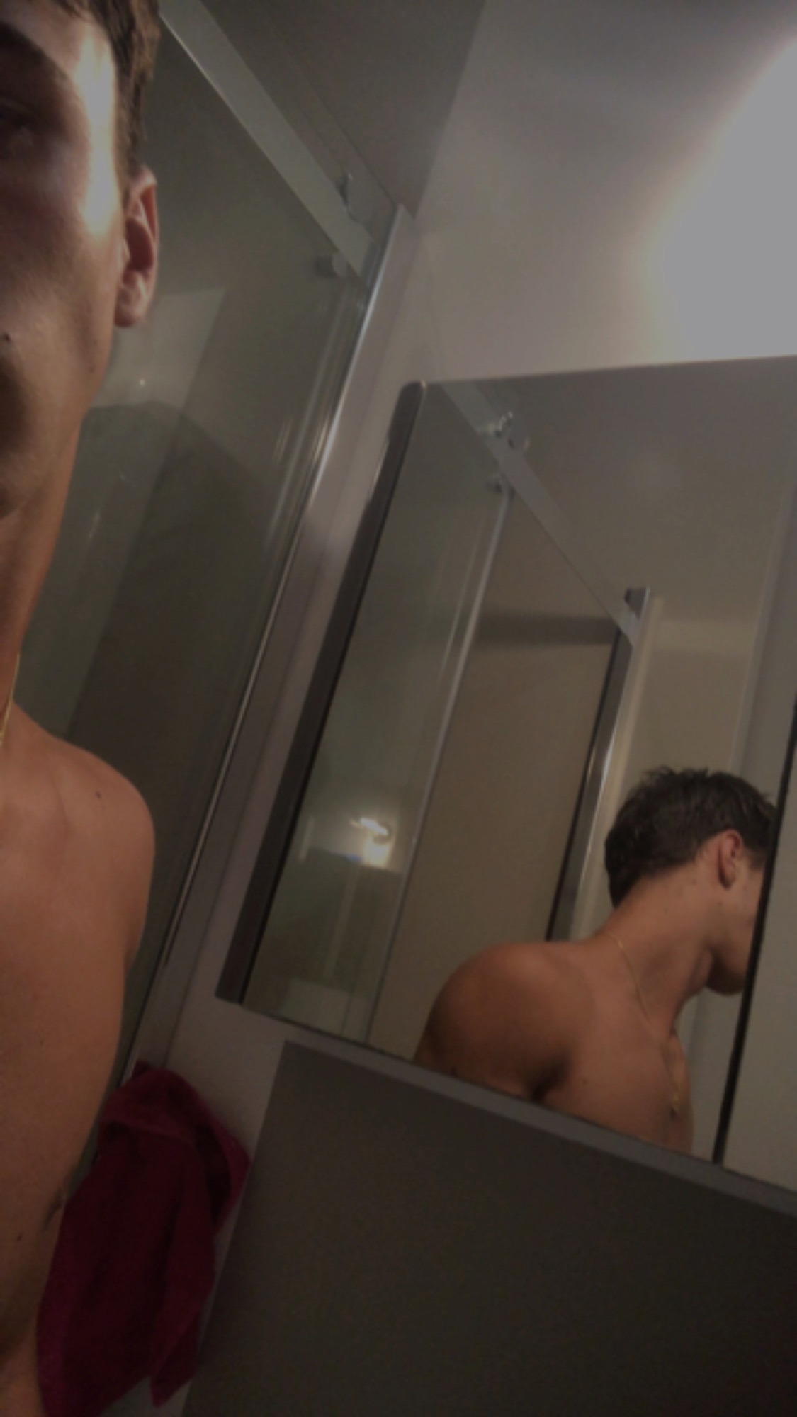 Profil de Noeh, 19 ans, Annonce Gay à Saint-Eugène-de-Guigues