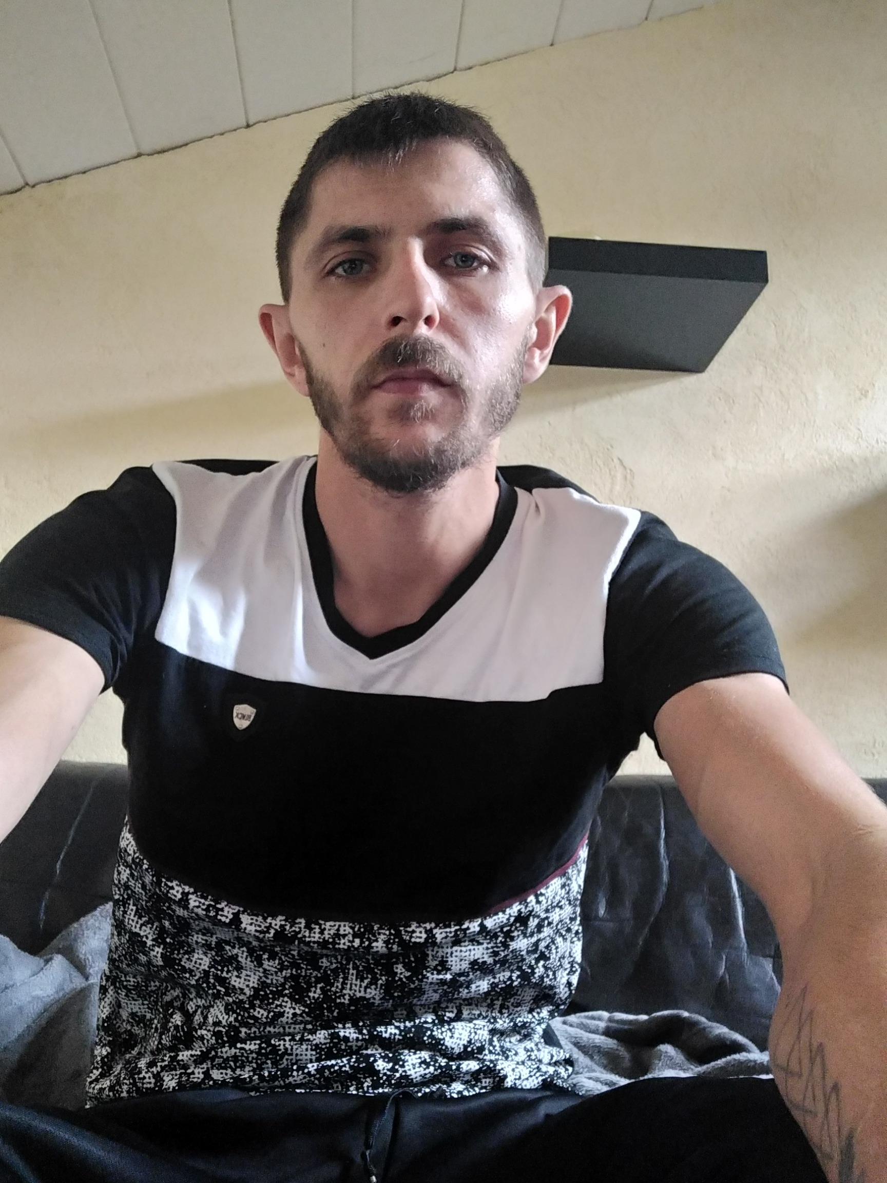 Profil de Gheorghe, 34 ans, Annonce Gay à Spring Valley