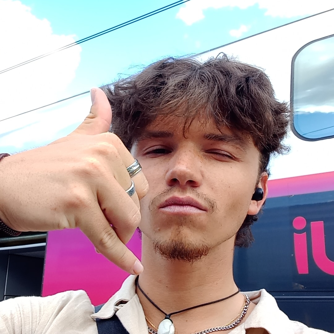 Profil de Divy, 20 ans, Annonce Gay à Grenville