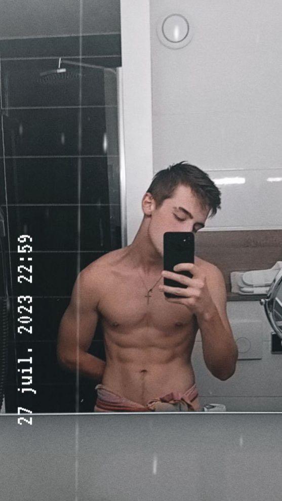 Profil de Aaronn, 18 ans, Annonce Gay à Dryden