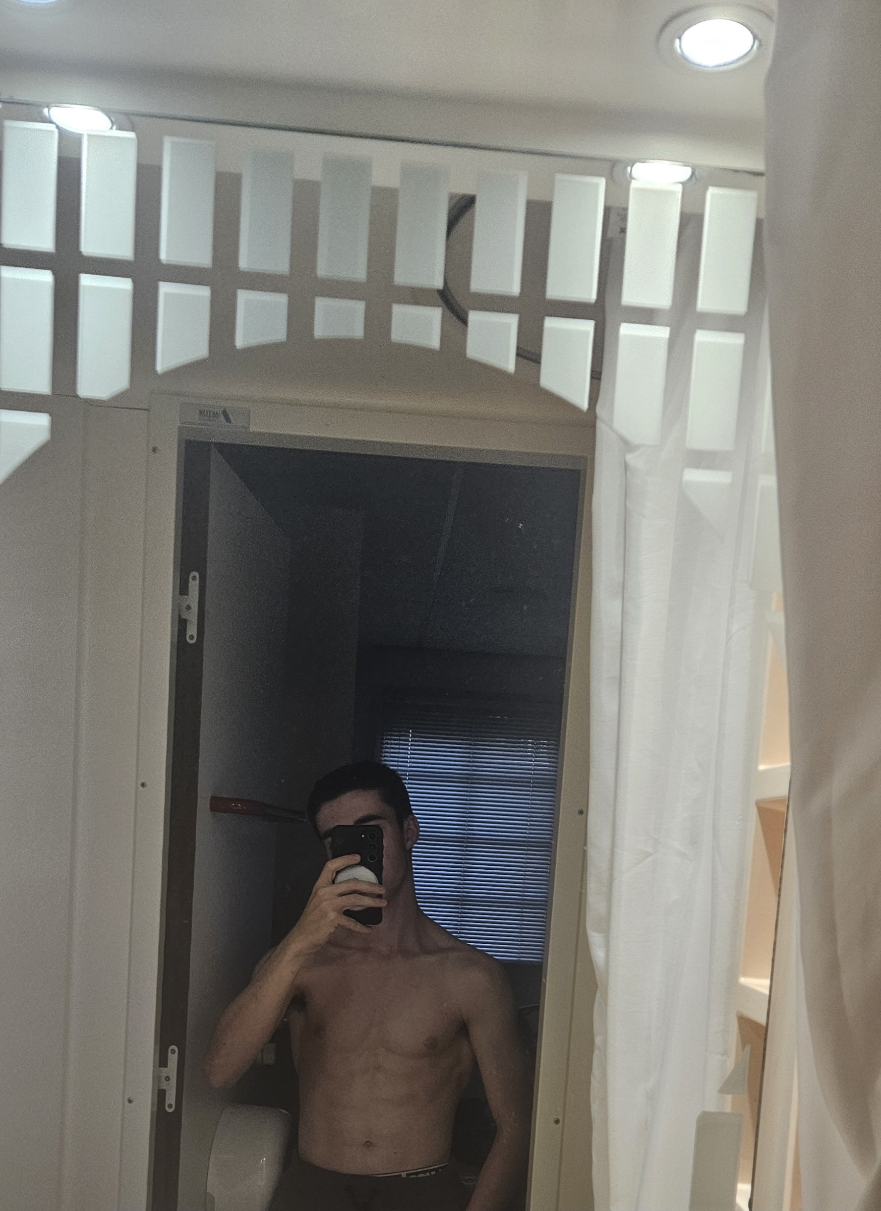 Profil de Liron, 19 ans, Annonce Gay à Saint-Guy