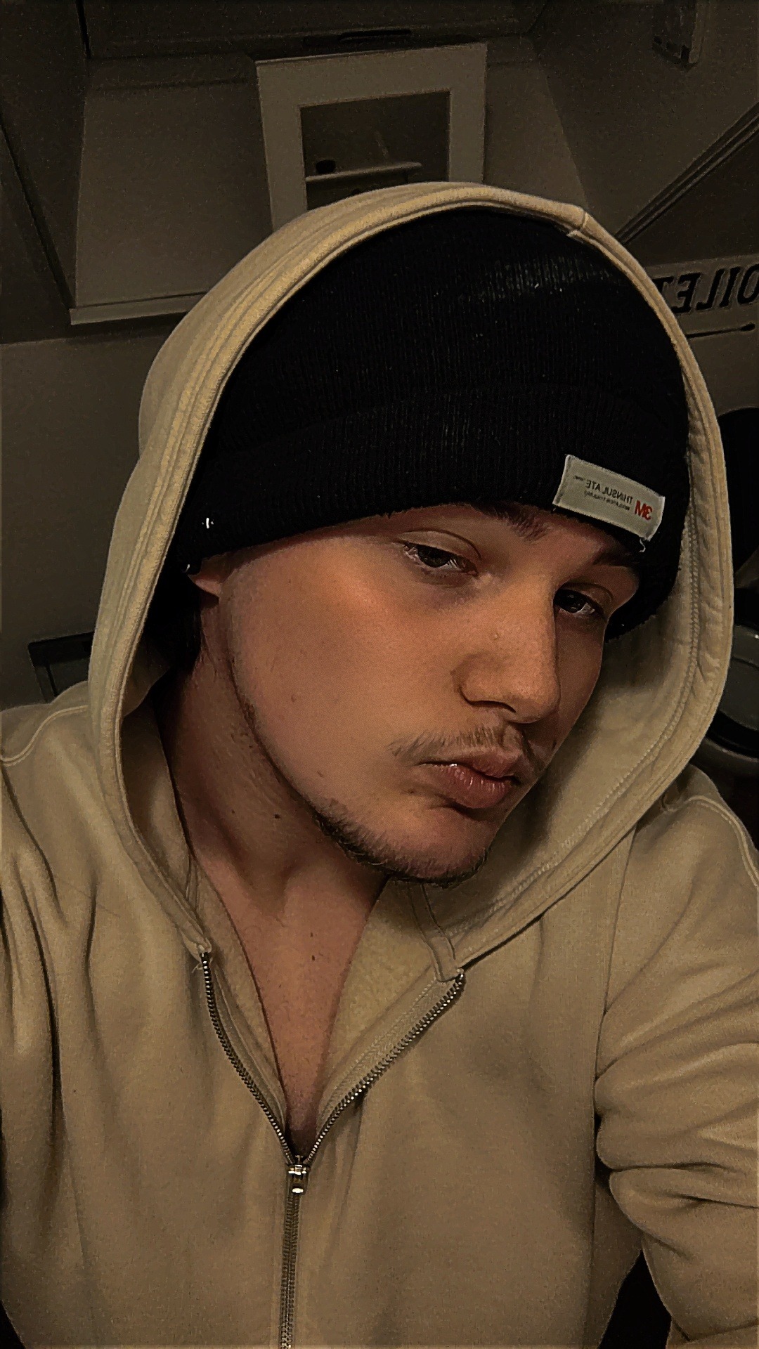 Profil de Djoulian, 21 ans, Annonce Gay à Saint-Cuthbert