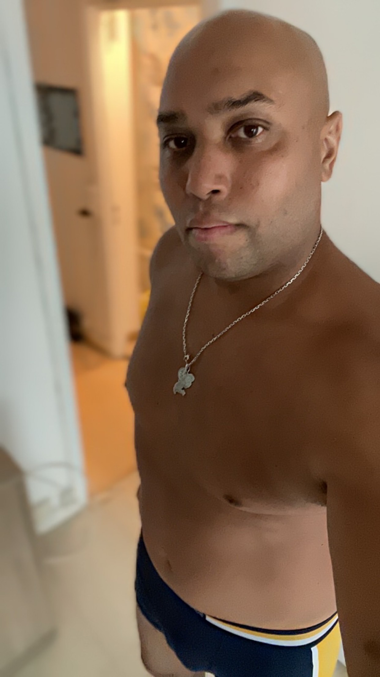 Profil de Jordan, 41 ans, Annonce Gay à Albertville