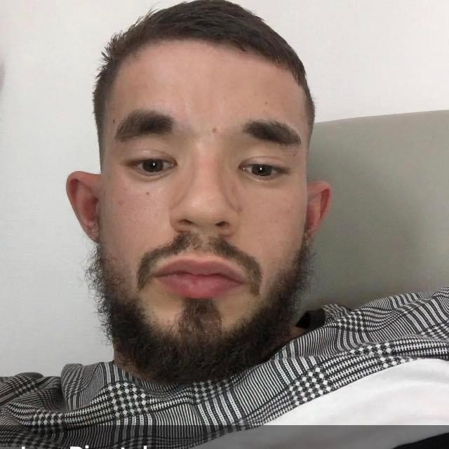 Profil de Yi, 27 ans, Annonce Gay à Findlater