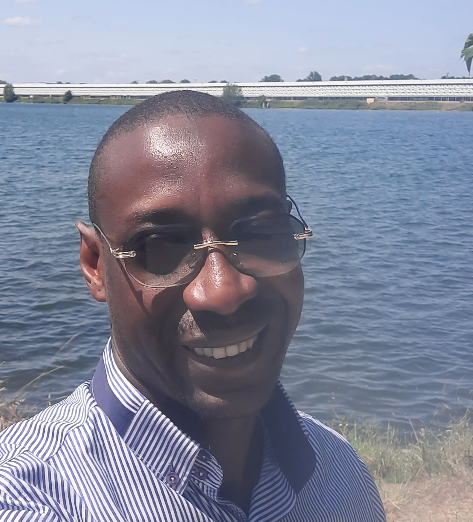 Profil de Aris, 40 ans, Annonce Gay à Lac La Biche