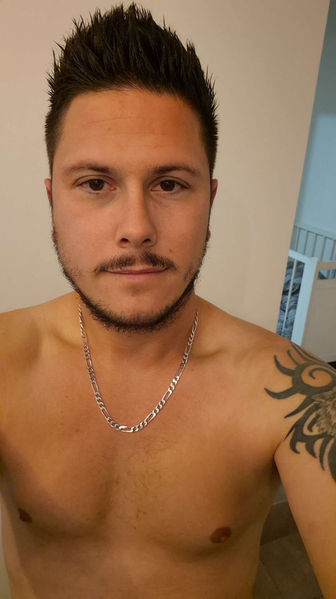 Profil de Guilherm, 33 ans, Annonce Gay à Stirling