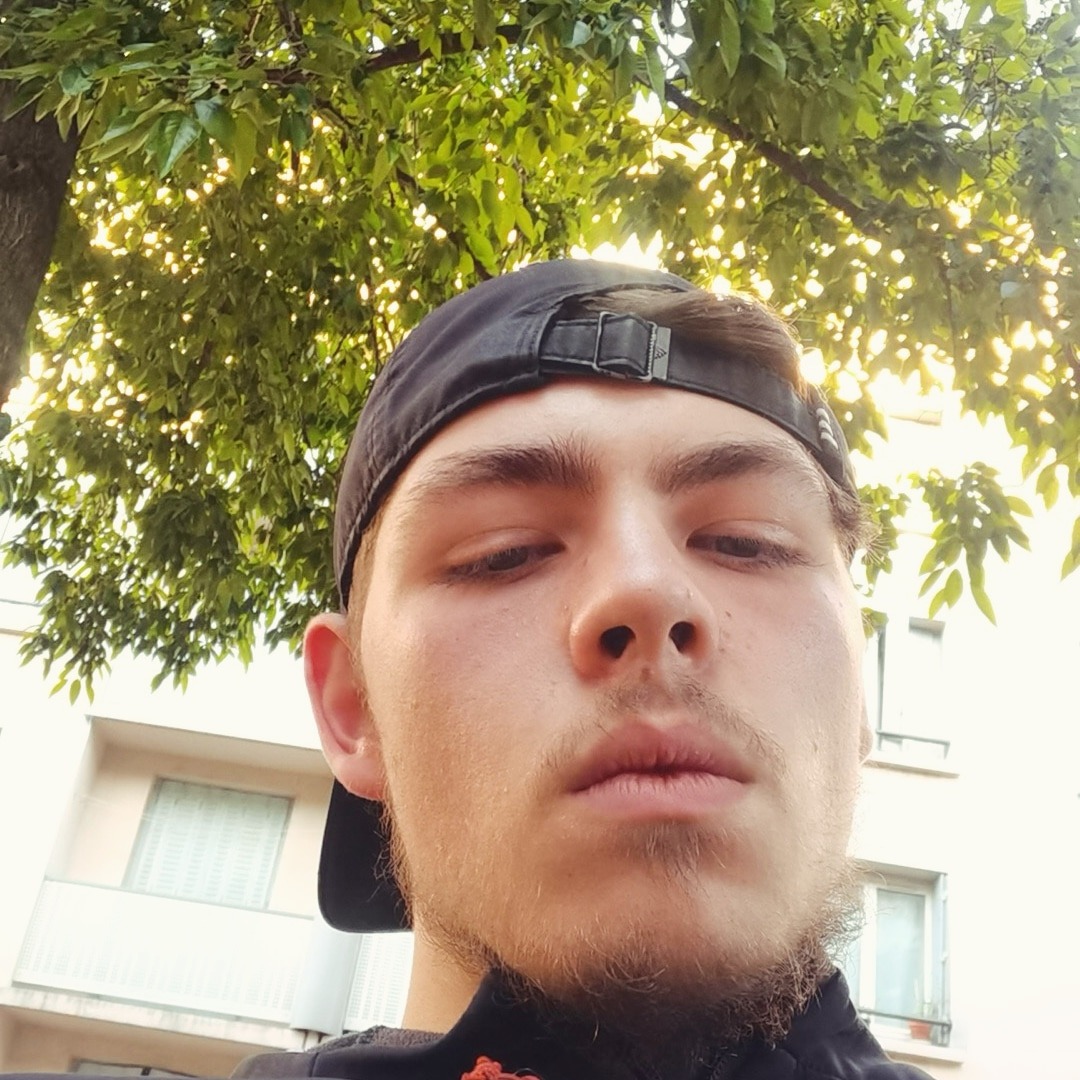 Profil de Gerlando, 19 ans, Annonce Gay à Saint-Clet